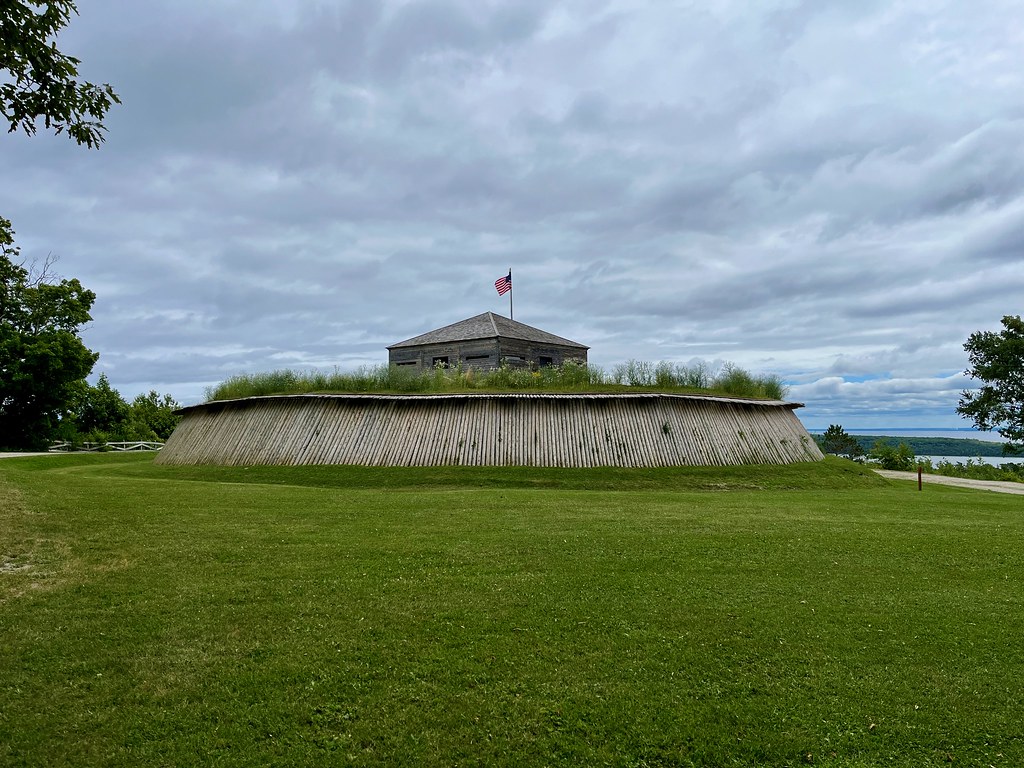 Fort Holmes; Mackinac Island. Photo by howderfamily.com; (CC BY-NC-SA 2.0)