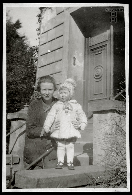 ArchivTappen29(Album2b)448 Mutter und Tochter, Deutschland, 1920er