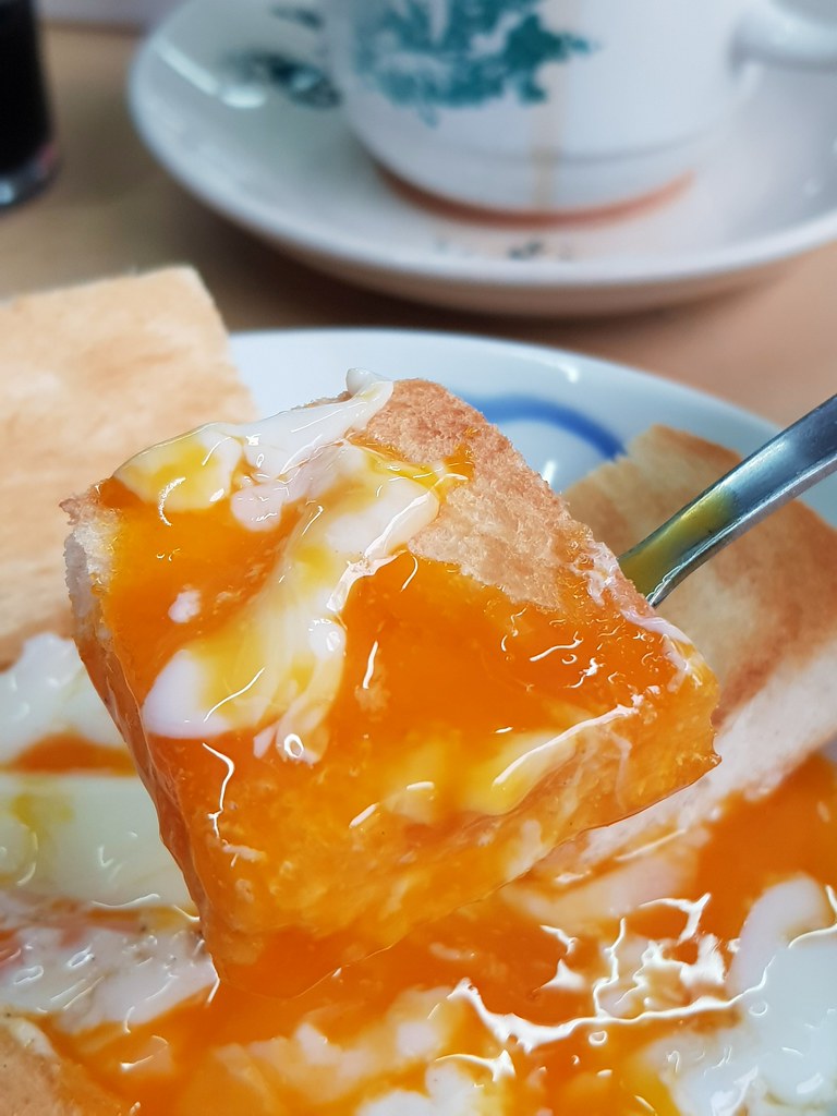 生熟蛋麵包 Toast Half-boiled egg rm$4 & 奶茶 Milk Tea rm$2.20 @ 相有海鮮餐餐室 Restoran Wai Kwan USJ6 Goodyear Cou