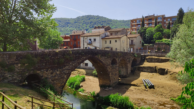 Sant Joan les Fonts - Walking from Castellfollit de la Roca to Olot, Garrotxa, Girona, Catalunya