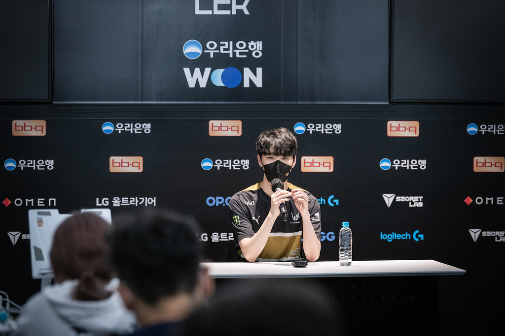 (221)