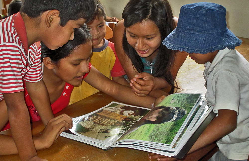 Aprendiendo las costumbres de las comunidades nativas (Perú)