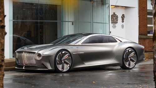 Lançamento do primeiro elétrico Bentley adiado para 2026