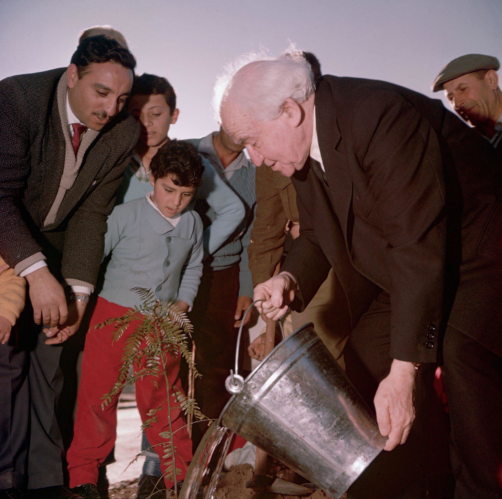 1970. Давид Бен-Гурион сажает дерево