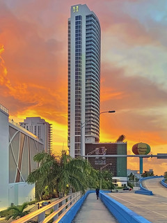 Hyde Resort & Residences Hollywood, 4111 South Ocean Drive, Hollywood, Florida, USA / Architect: Cohen, Freedman, Encinosa & Associates / Built: 2016 / Floors: 40 / Height: 436 ft / Building Usage: Residential Condominium / Architectural Style: Modernism