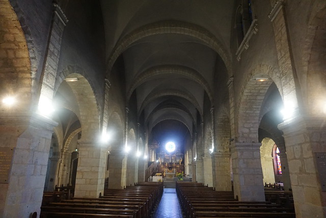 Eglise Saint-Bénigne, Pontarlier : Vue intérieure de la Nef