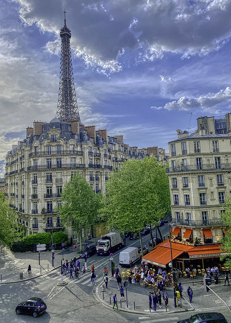 Paris Corner Daytime 041922