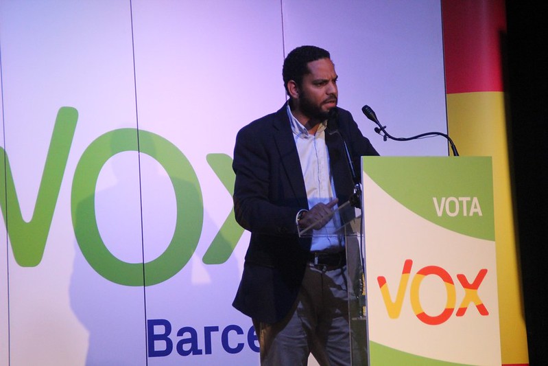 FOTOGRAFÍA. BARRIO LA SAGRERA (BARCELONA) ESPAÑA, 13.04.2019. Mitin electoral de VOX en el distrito de San Andrés de Barcelona. Ñ Pueblo (19)