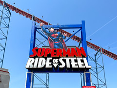 Photo 3 of 8 in the Superman - Ride of Steel gallery