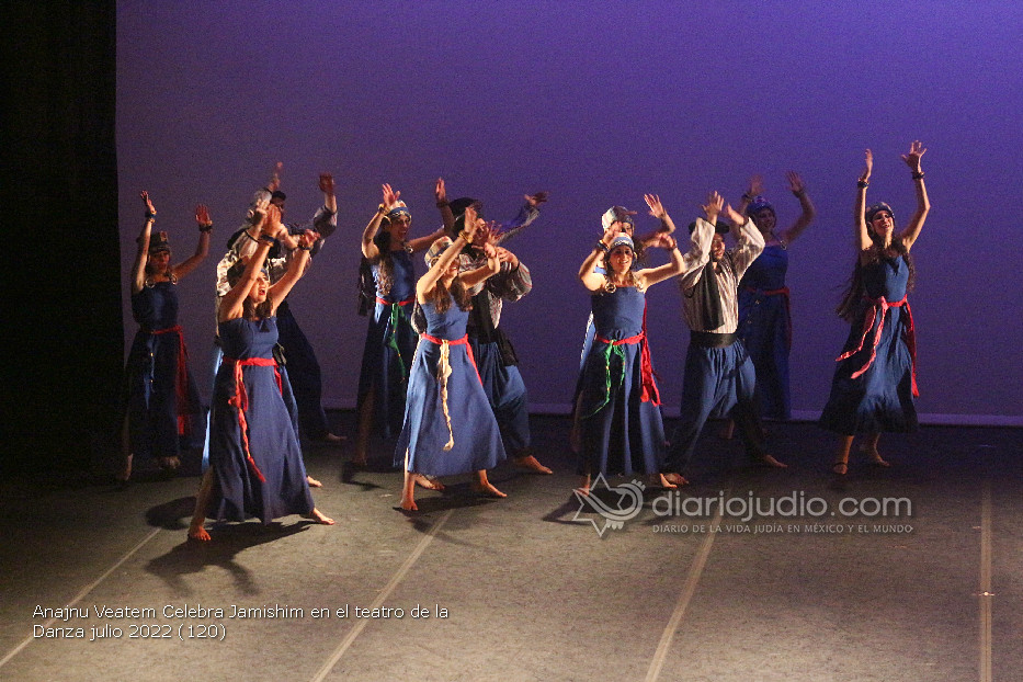 Anajnu Veatem Celebra Jamishim en el teatro de la Danza julio 2022 (120)