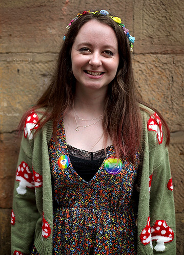 Ruth - stranger 296/300 | Ruth was sitting with her sister, … | Flickr