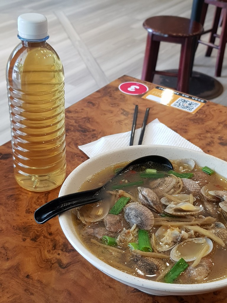 啦啦米 Lala Noodles +菊花茶 Chrysanthemum Tea SET rm$16.80 @ 麗豐啦啦米 Lai Foong Lala Noodles Puchong Branch