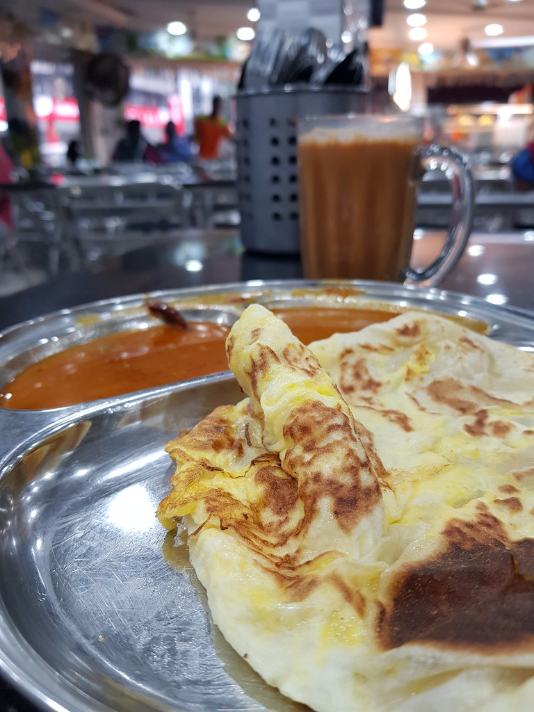 印度蛋煎餅 Roti Telur rm$3 & 印度拉茶 Teh Tarik rm$2 @ Restoran Al Meerasa Bistro in Puchong Bandar Puteri