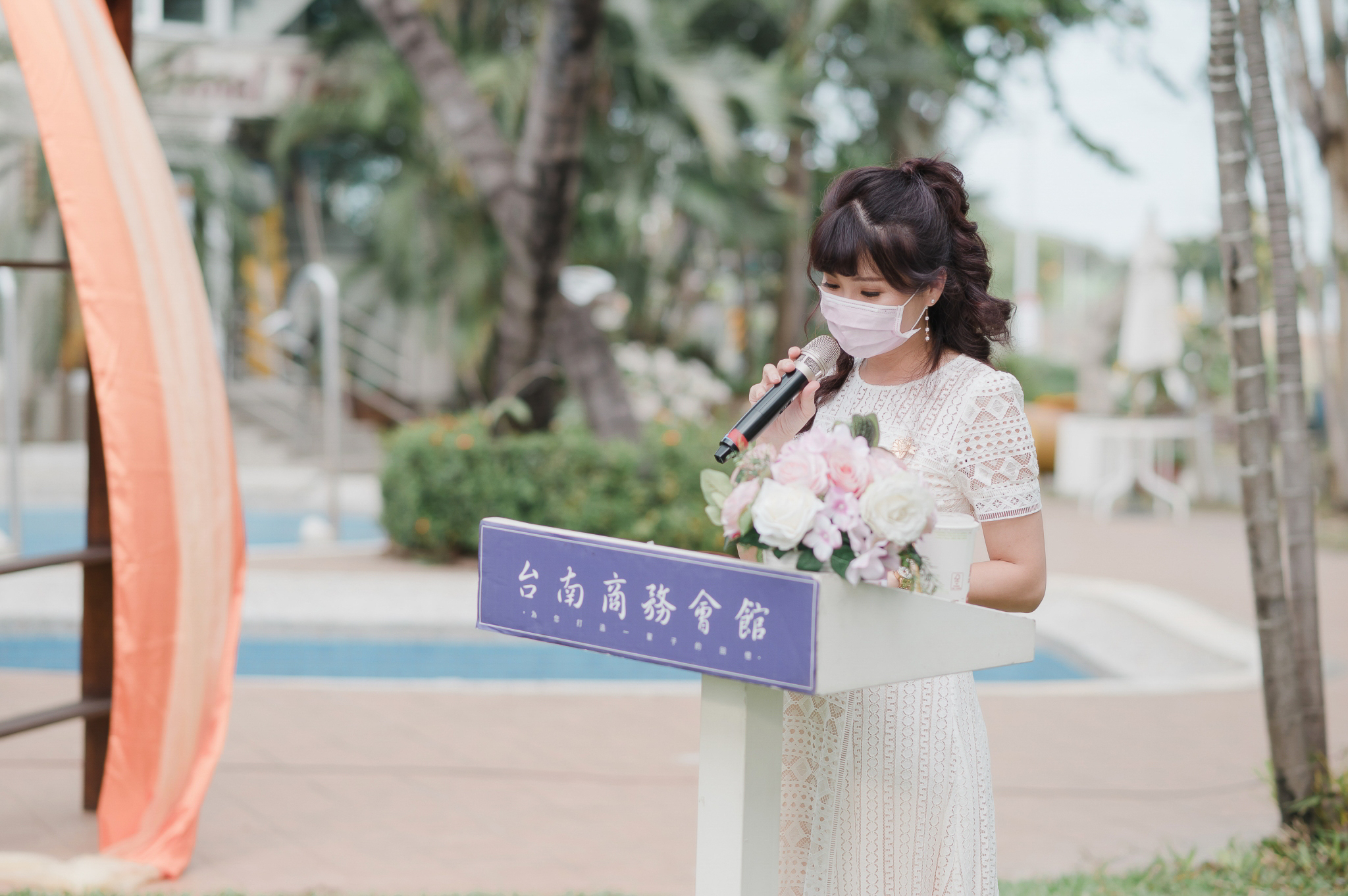 婚禮攝影｜在充滿花卉氣球的庭院許諾一生｜台南商務會館｜愛情街角｜澤于-0059