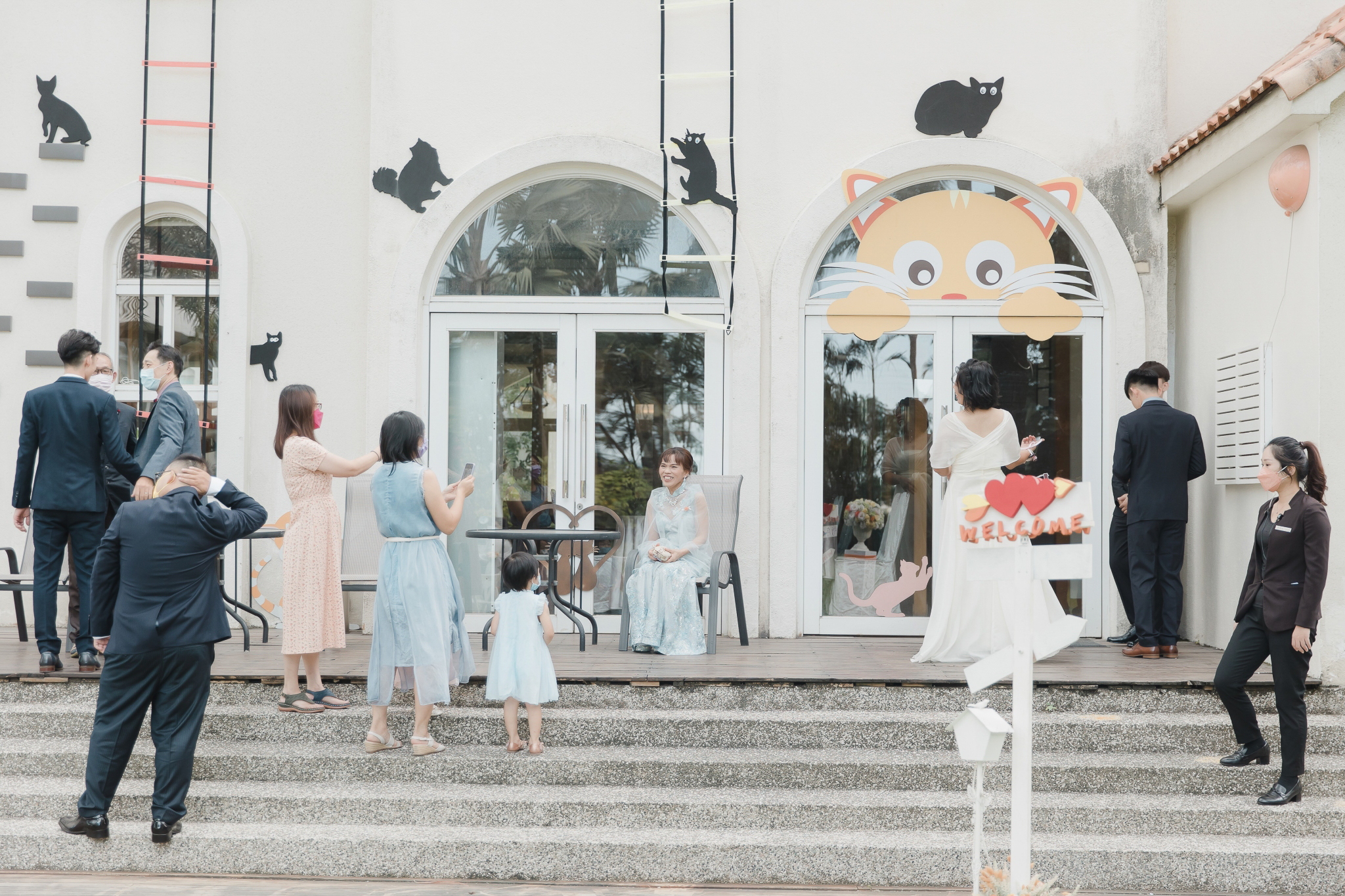 婚禮攝影｜在充滿花卉氣球的庭院許諾一生｜台南商務會館｜愛情街角｜澤于-0057