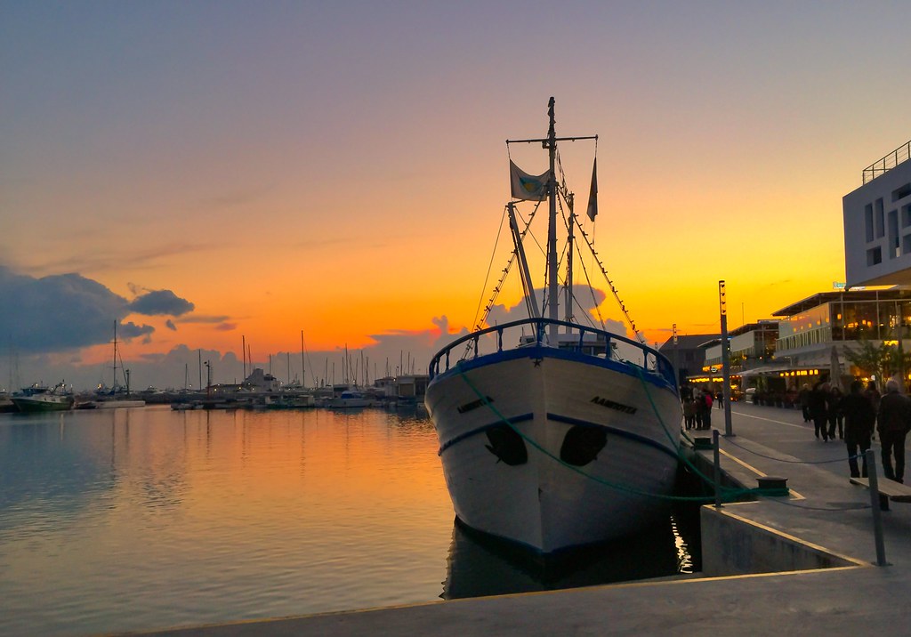 Sunset colors (Lampousa) - Limassol marina, Cyprus