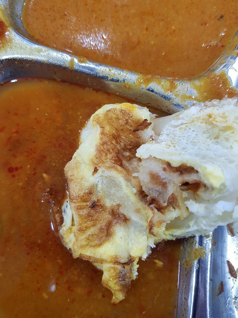 印度蛋煎餅 Roti Telur rm$3 & 印度拉茶 Teh Tarik rm$2 @ Restoran Al Meerasa Bistro in Puchong Bandar Puteri