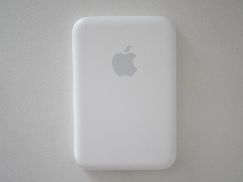Apple MagSafe Battery Pack - Front