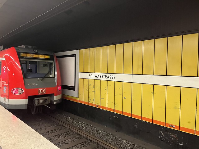 202207105 Stuttgart-West S-Bahn station