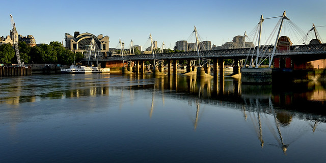UK - London - Photo24 2022 - Hungerford Bridge at dawn_pano_5004667