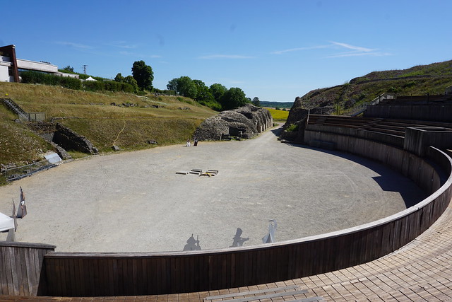 Amphithéâtre romain de Grand, Grand