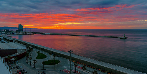 dawn sunrise sea ocean mediterraneansea mediterranean westernmediterraneansea westernmediterranean western catalunya barcelona spain