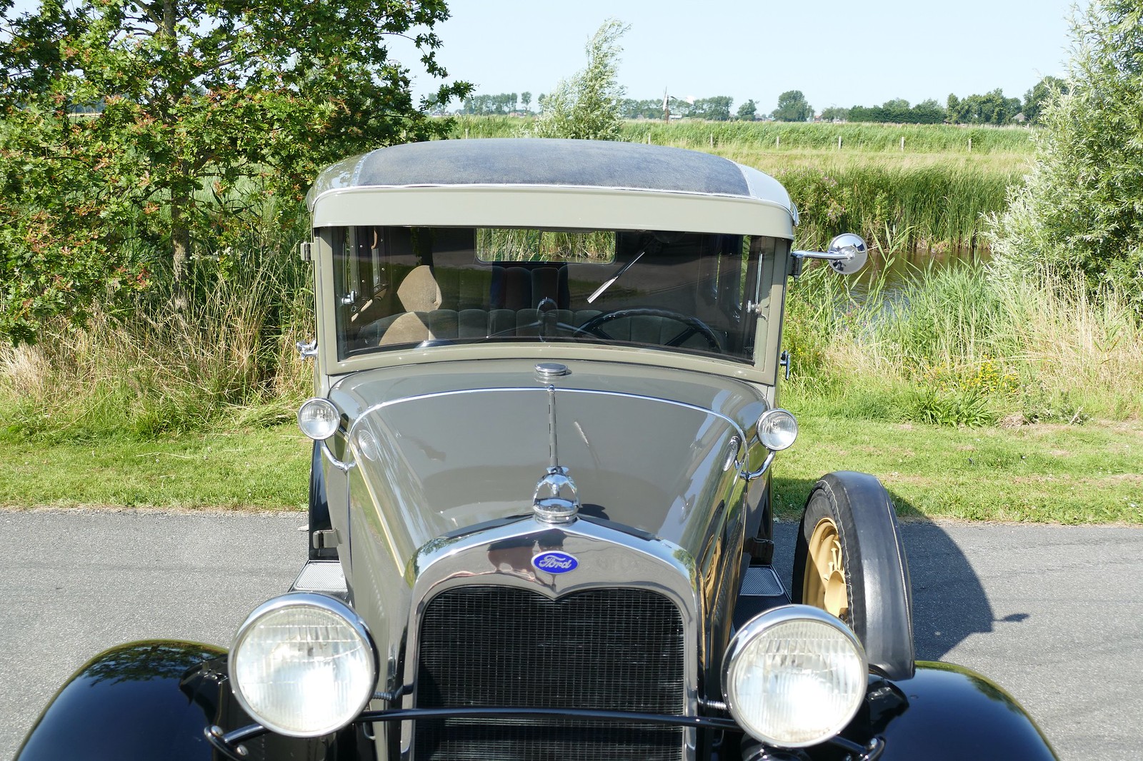 Ford Model A Deluxe Fordor 1930
