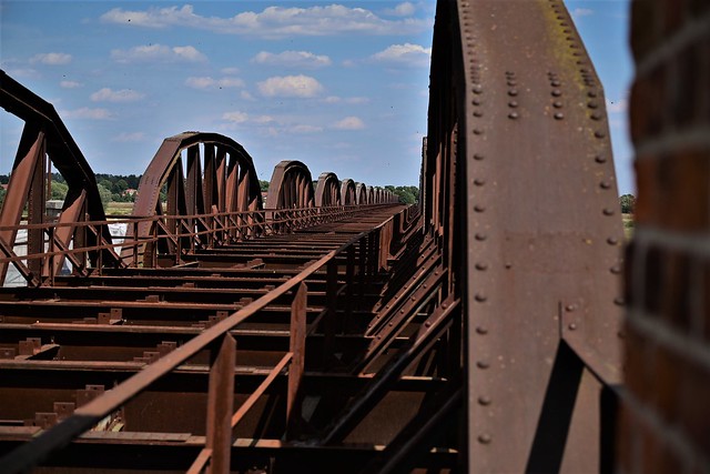 Historische Eisenbahnbrücke über die Elbe bei Dömitz