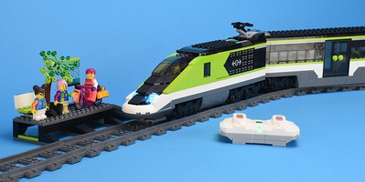 Review: 60337 Express Passenger Train