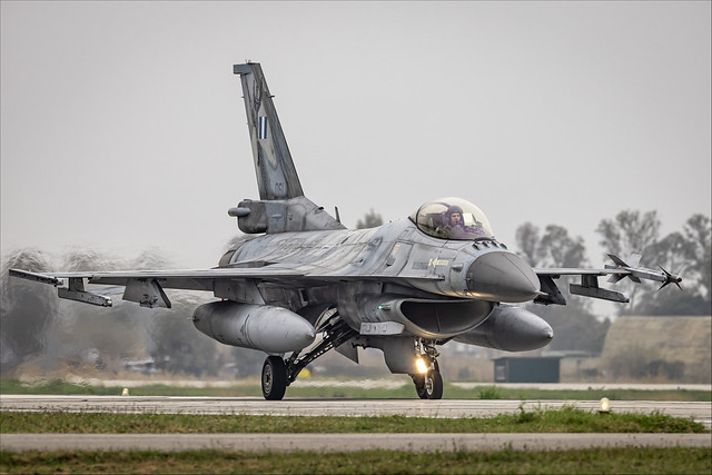 General Dynamics F-16CJ Fighting Falcon - 01