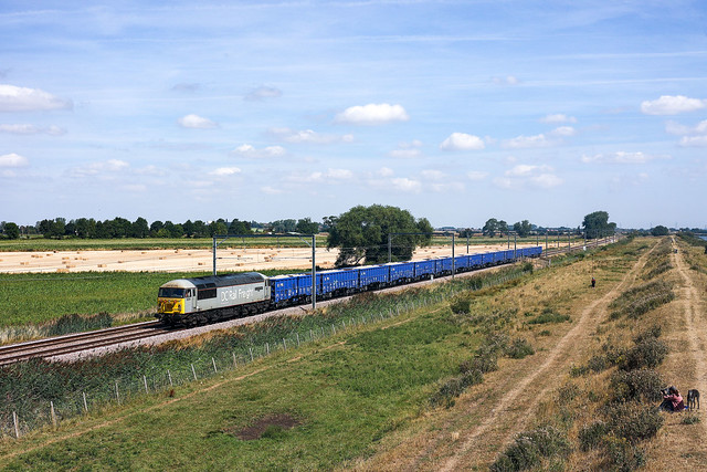 56091 on the 6Z89 0901 Middleton Towers - Chaddesden Sidings near Queen Adelaide, Ely on August 6th 2022