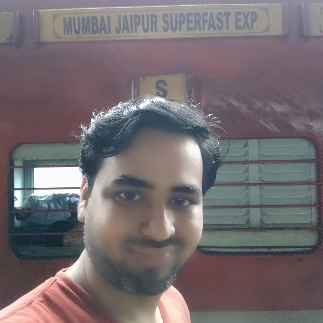 Mumbai Jaipur Superfast Express Arriving kota Junction