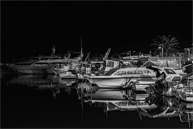 Nachts im Hafen von Vrsar  /  At night in the port of Vrsar.