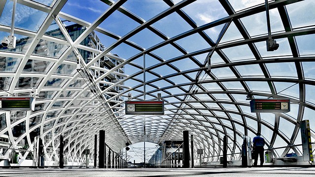 Lijn E verhoogd metrostation Den Haag Centraal