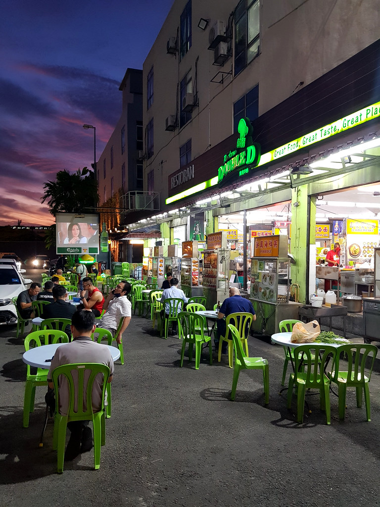@ 儀德美食中心 Restoran Double D in Puchong Bandar Puteri