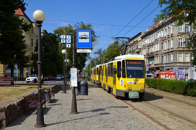 Szczecin, Plac Grunwaldzki [PL] - Tatra KT4Dtm 153+166 (ex BVG 7056+7068) als SL5