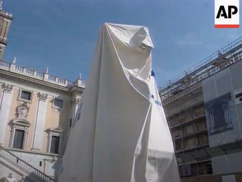 RARA 2022: NEWS FROM ROME: "The Unvailing of the New Statue of Marcus Aurelius in the Piazza Campidoglio, 21 April 1997." AP NEWS / VIDEO (25 April 1997) & La Repubblica (20-21/07/1997) & 16-23 Maggio 1943.