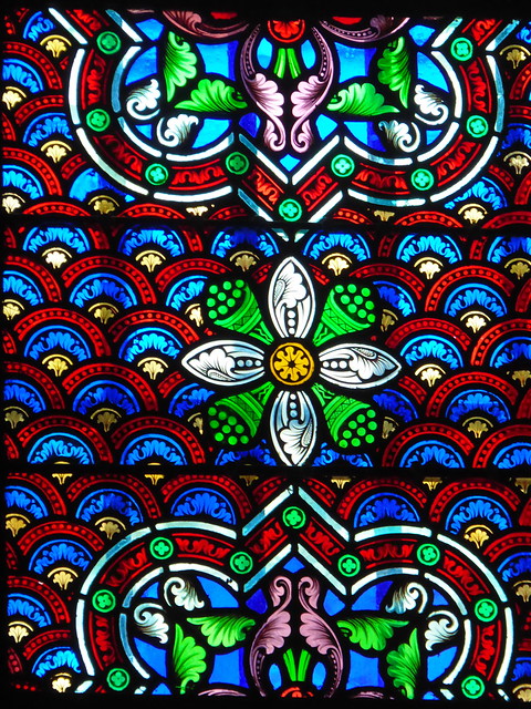 153 - Paris en Mai 2022 -  vitrail dans l'église de Saint-Germain des Près