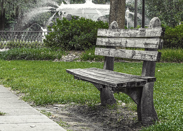 Forsyth Park bench / fountain / Savannah Georgia
