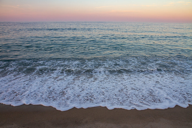 Waves at Sunset (Nasuet Beach)
