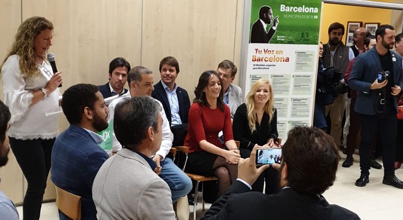 FOTOGRAFÍA. BARCELONA (ESPAÑA), 24.05.2019. Mitin de cierre de campaña de VOX con sus 28 alcaldables por la provincia de Barcelona. Ñ Pueblo (11)