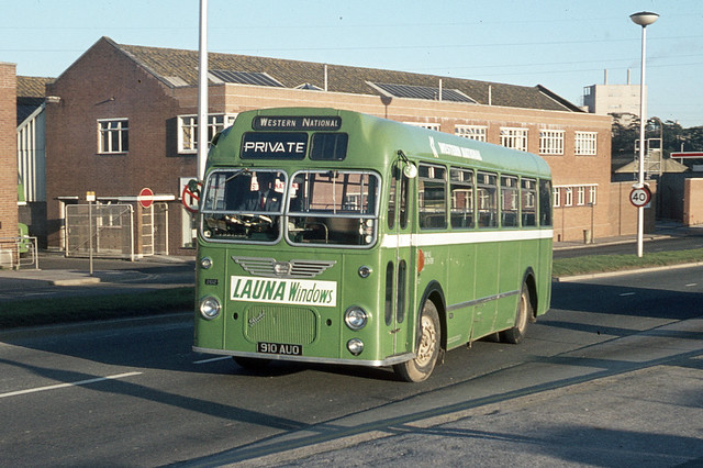 Western National Omnibus Company . 2612 910AUO. Laira Bridge Road , Plymouth , Devon . November-1975 .