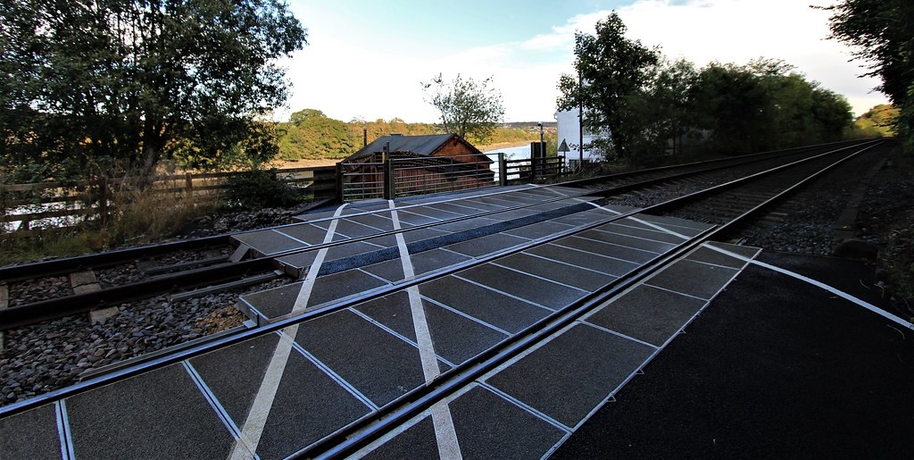 River Ryton Level Worksop Level Crossing, Ryton, Tyne & Wear, England. | Ryton is a vi… | Flickr