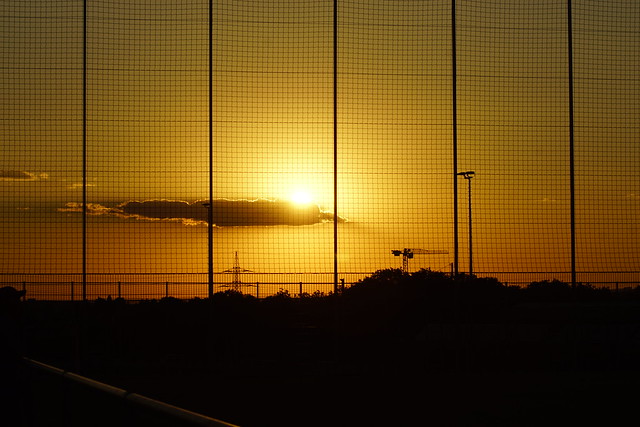 Sonnenuntergang am Sportplatz