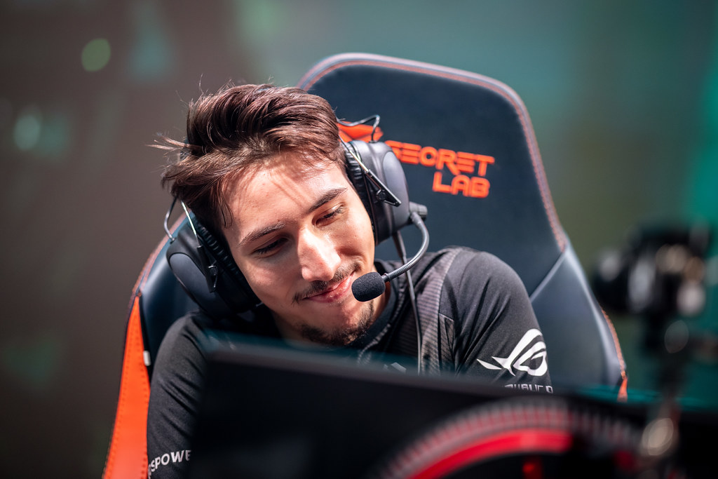 Berlin, Germany - August 13 --- during the 2022 League of Legends European Championship Series Week 8 at the LEC Studio on August 13 2022 in Berlin Germany (Photo by Wojciech Wandzel/Riot Games)