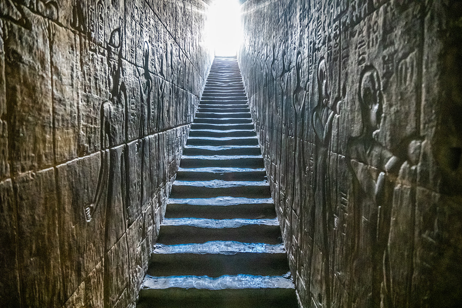 Лестница на крышу. Храм Гора, Эдфу, Египет