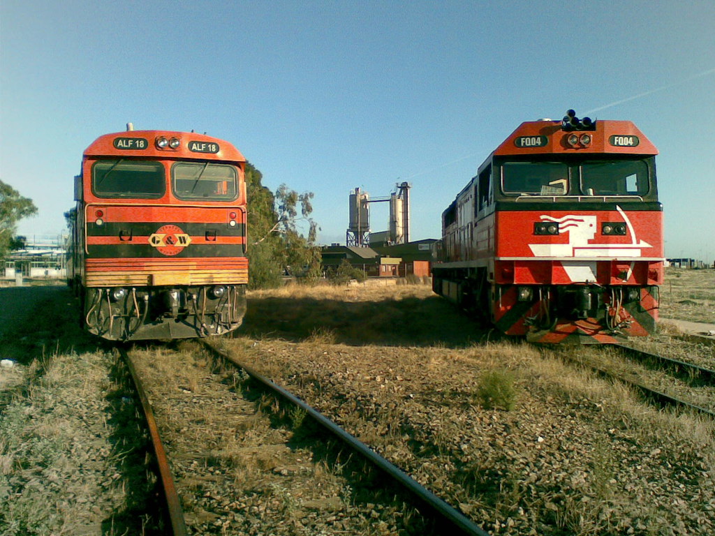 22032009 - Shunting at the south end of Adelaide Freight Terminal with ALF18 and FQ04