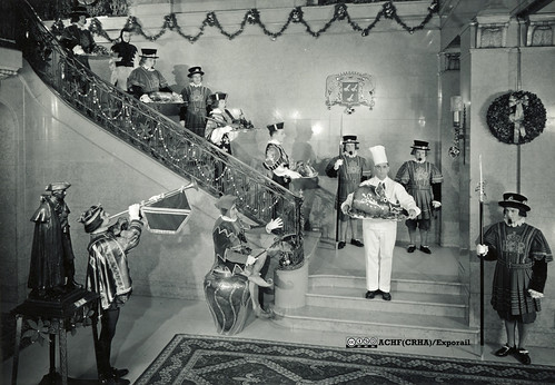198-p170 - m_6977_frontenac_chef_chris-hitz_boars-head-parade_1958