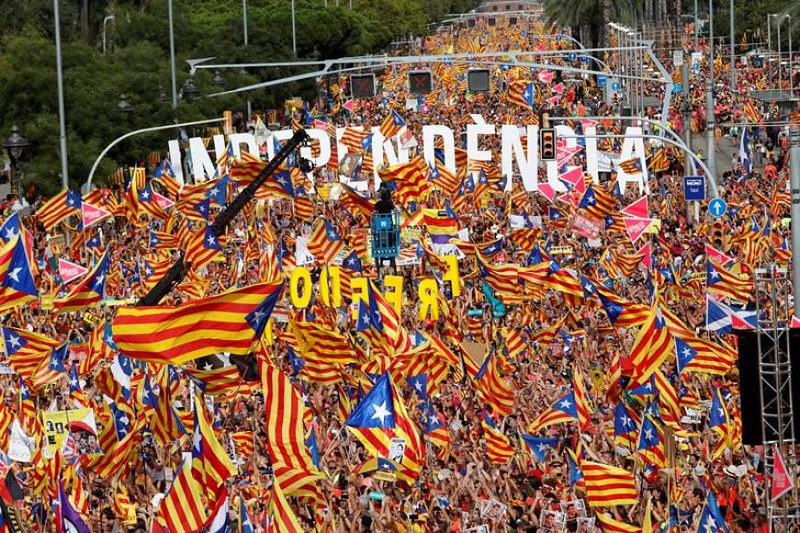 FOTOGRAFÍA. BARCELONA (ESPAÑA), 11.09.2019. Vista general de la manifestación separatista convocada por las asociaciones xenófobas secesionistas en Cataluña. Efe
