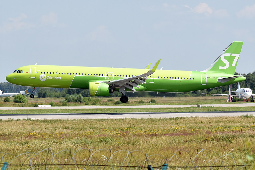 RA-73445, AIRBUS A-321neo